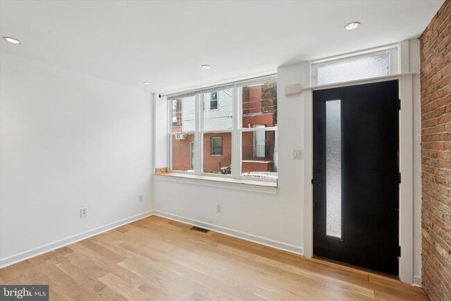 Building Photo - 705 Watkins St Rental