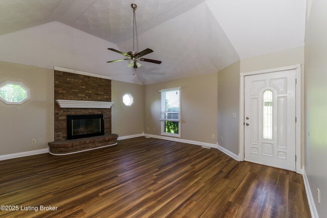 Photo - 300 Wava Dr
