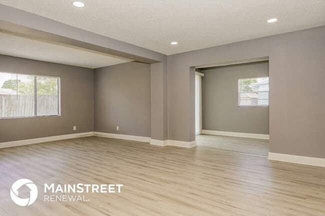 Photo - 1235 Thoreau St