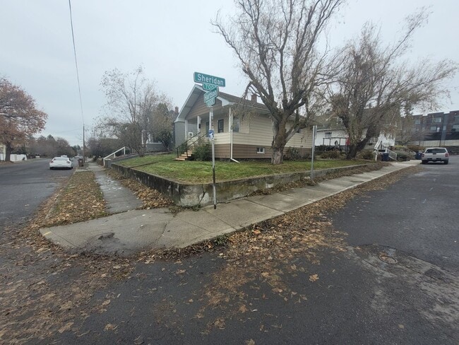 Photo - Spacious 2bd / 1Bath home in the Perry District!