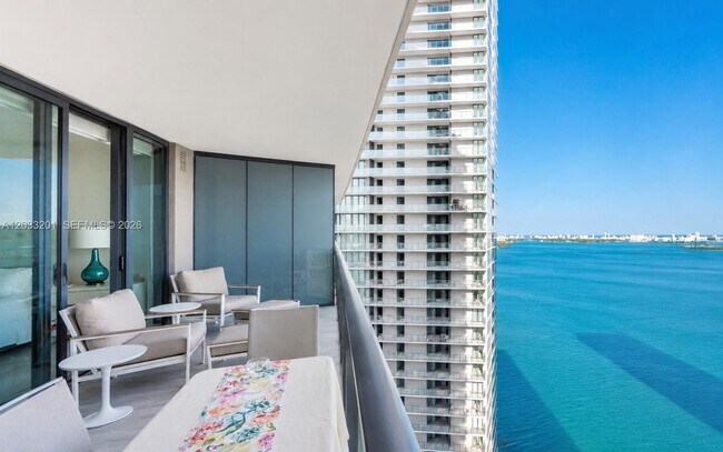 Photo - 650 NE 32nd St Unidad 3505