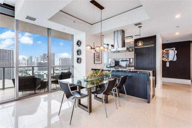 Photo - 1100 Biscayne Blvd Unidad 2708