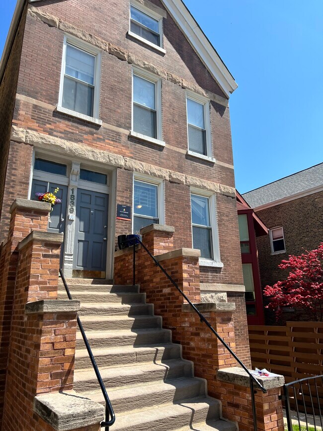 Photo - 1839 N Hermitage Ave