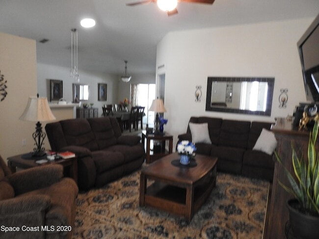 Photo - 1664 La Maderia Dr