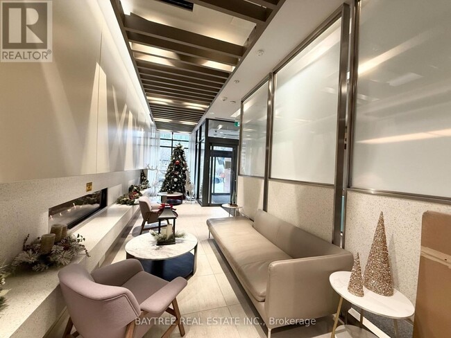 Photo - 19 Western Battery Rd Unité 3110