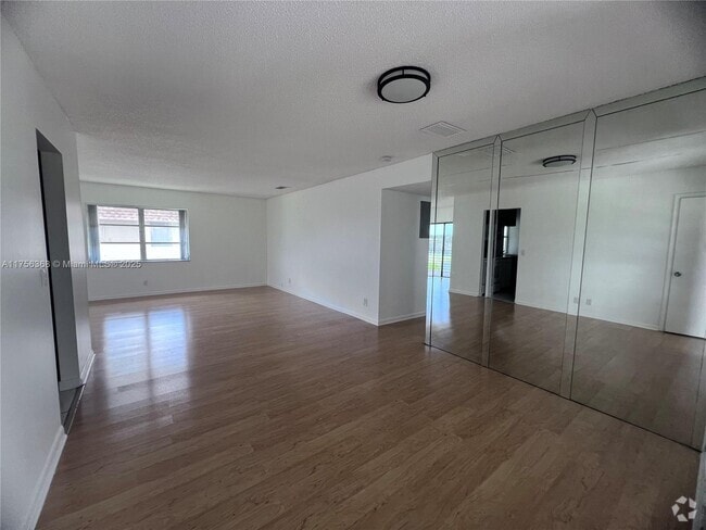 Building Photo - 2430 SW 81st Ave Unit 408 Rental