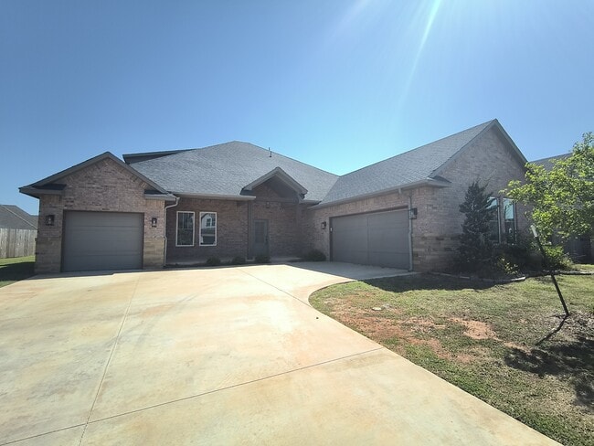 Building Photo - 9212 NW 147th Terrace