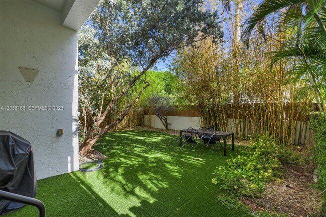 Photo - 225 E Enid Dr