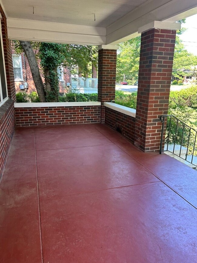 Photo - 2 Blocks from Grandin Village - Immaculate...