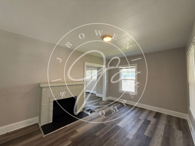 Photo - "Charming 3-Bedroom Gem with Granite countertops in West Toledo.