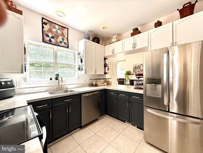 Photo - 8 Woodmont Ct