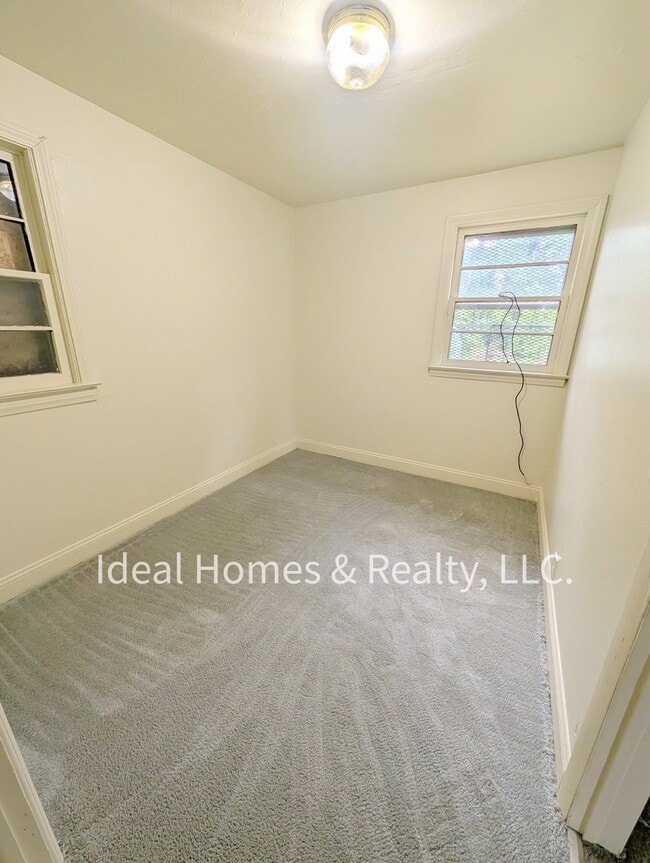 Photo - 3061 Raywood St