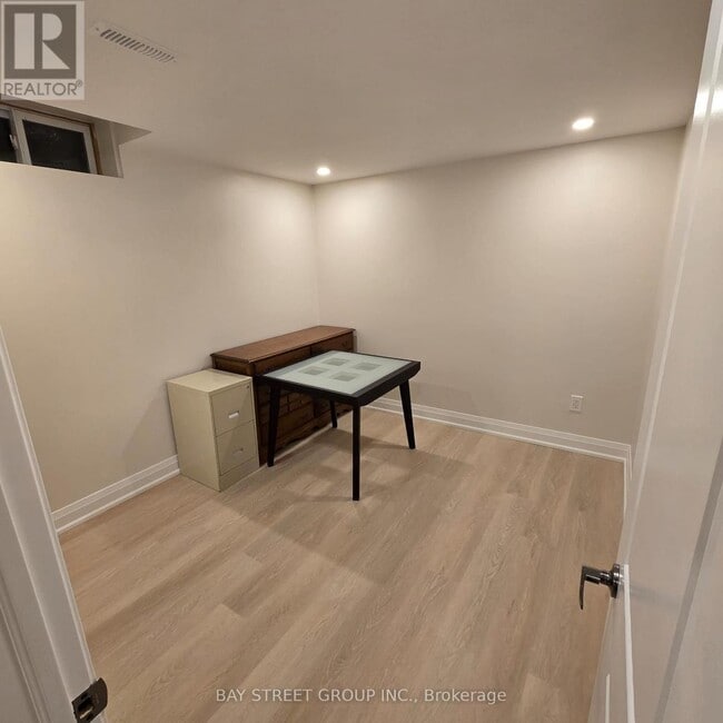 Photo - 129 Huntington Park Dr