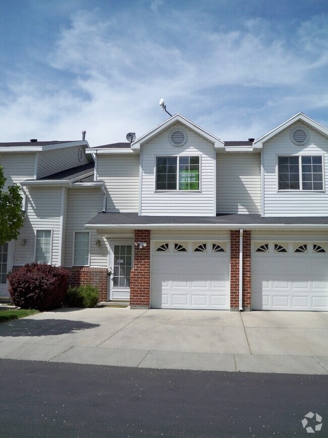 Building Photo - 3 Bedroom Townhome with Fenced Yard in Wes...