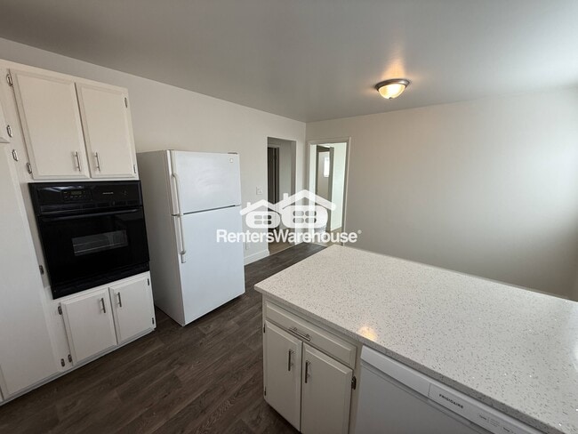 Photo - 661 Crystal Ave