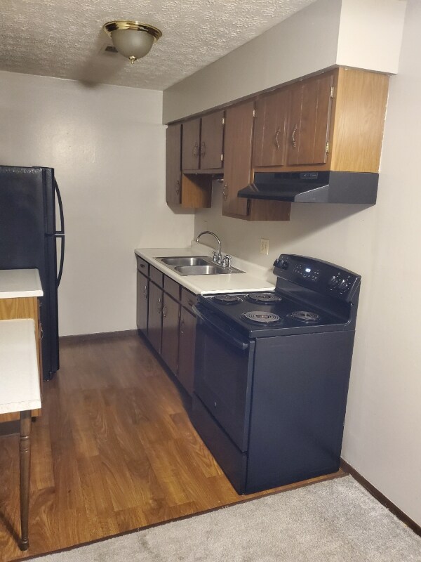 Photo - 1103 W Maple St