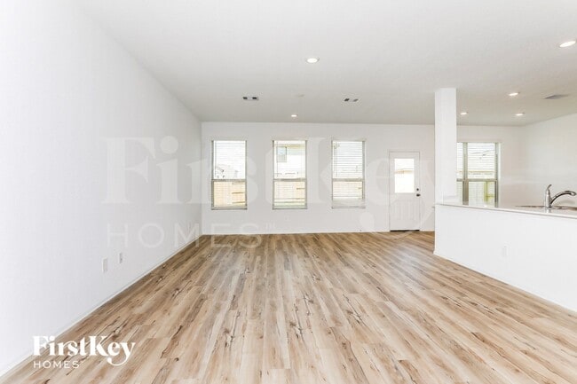 Photo - 23926 Lakota Cyn Dr