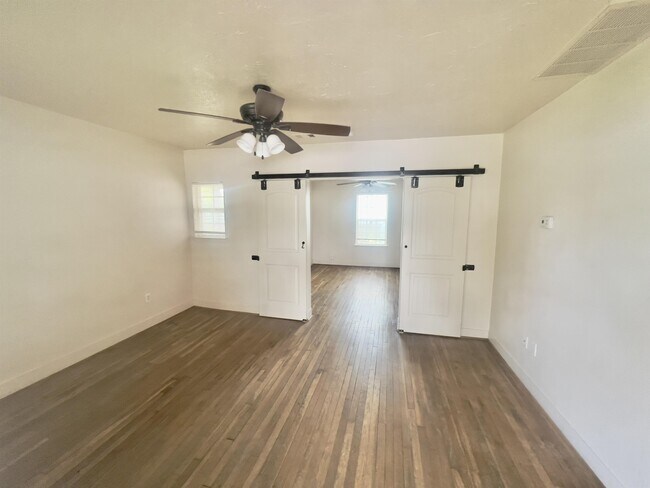 Photo - 5311 Avenue O