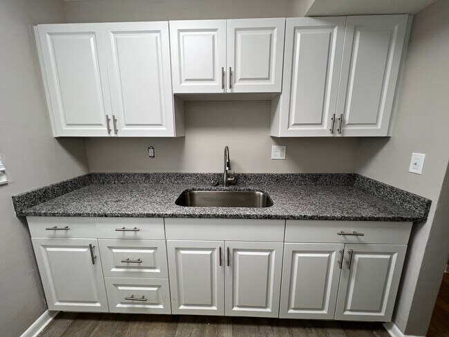 Photo - 1 Bed/1 Bath - Unit 16 Unit 16