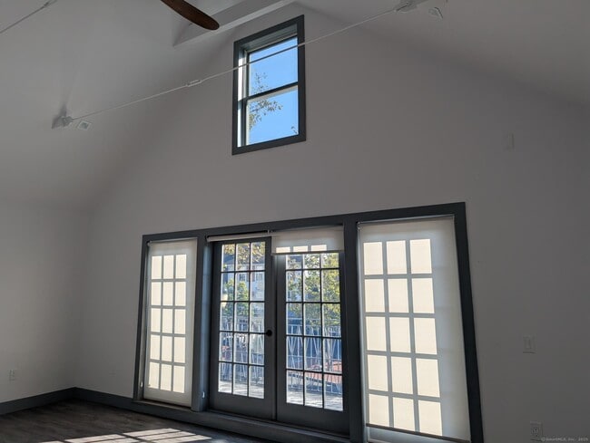 Photo - 141 Main St Unit Upper floor