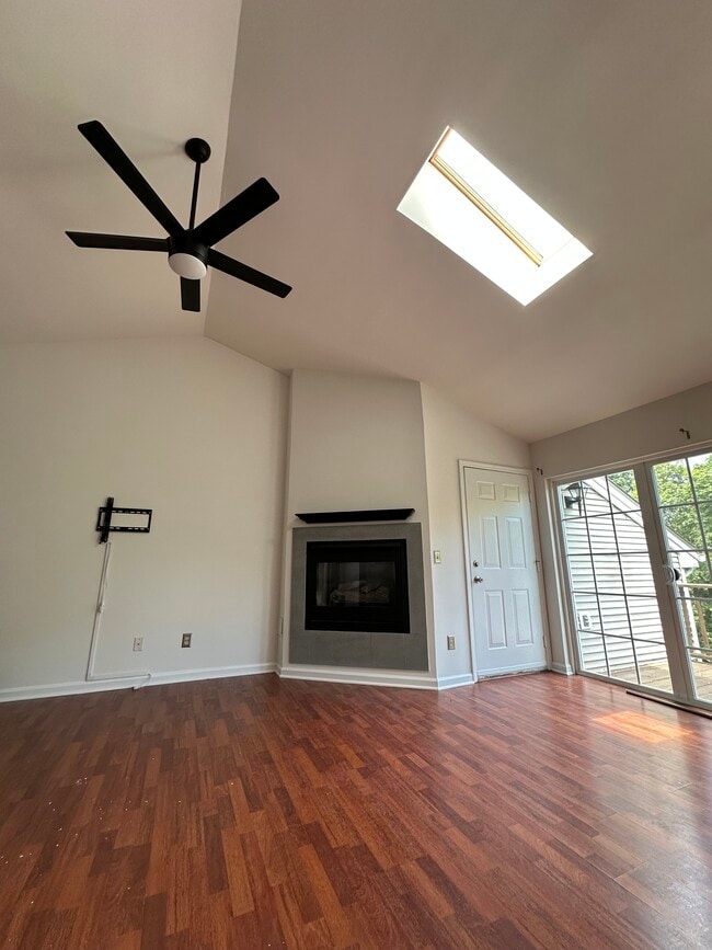 Building Photo - 1132 Washington Grn Unit 1132 Washington Grn Rental