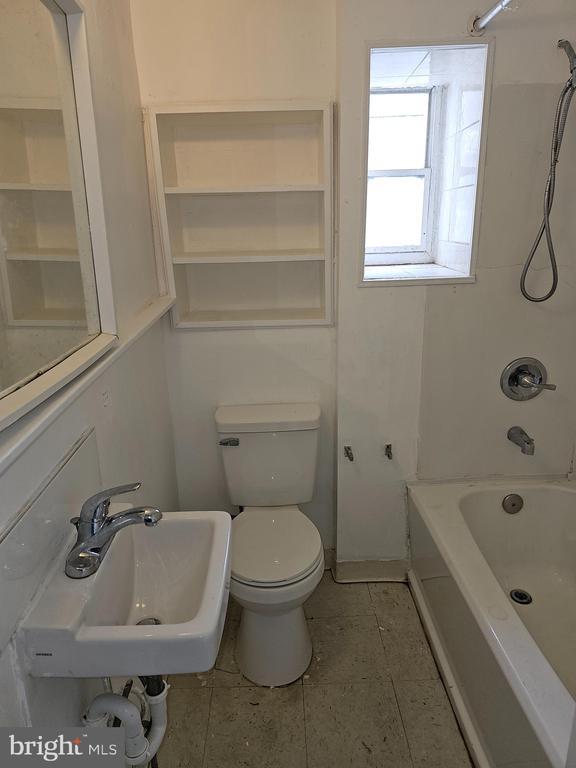 Photo - 43 E Silver St