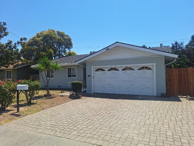 Photo - 333 Dahlia St Casa