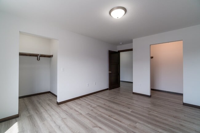 Building Photo - Modern 2 Bedroom, 2 Full Bathroom with Gar... Unit 201 Rental