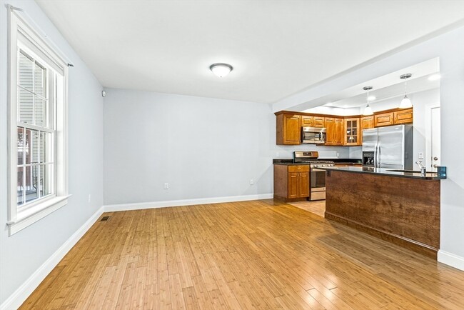 Photo - 106 Green St Townhome