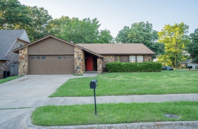 Building Photo - Great Location 3 Bed 2 Bath Home For Rent