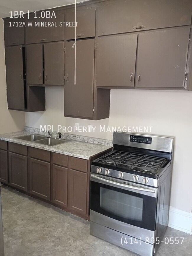 Photo - 1712A W Mineral St
