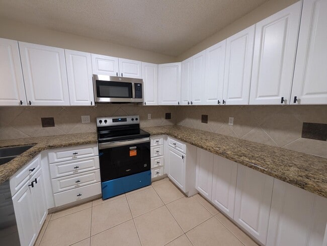 Photo - 3830 Coral Tree Cir