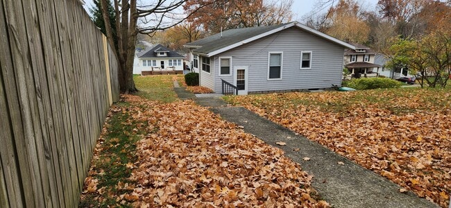 Photo - 1224 Woodlawn Dr