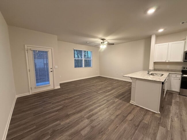 Photo - 3 Bedroom, 2.5 Bathroom- Townhouse in Armuchee!!