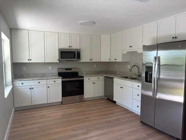 Photo - 21076 Hamilton Ave