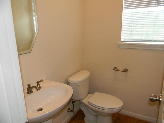 Building Photo - 3001 Murworth Dr Unit 506