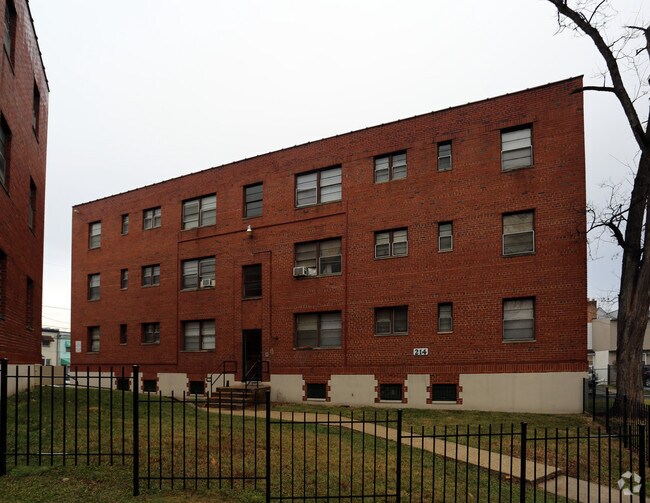 Photo - 214 Kenilworth Ave NE