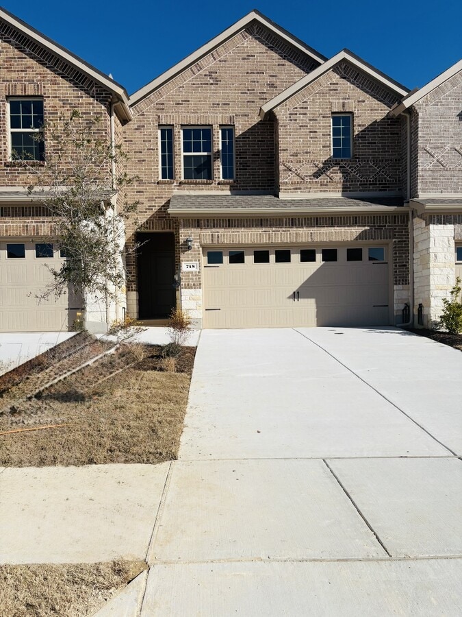 Photo - 748 Thorn Crk Dr