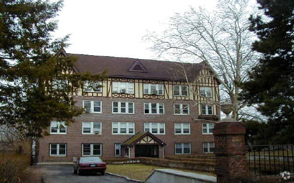 The Apartments at 573-575 Mount Prospect Ave - 573-575 Mount Prospect Ave Apartments