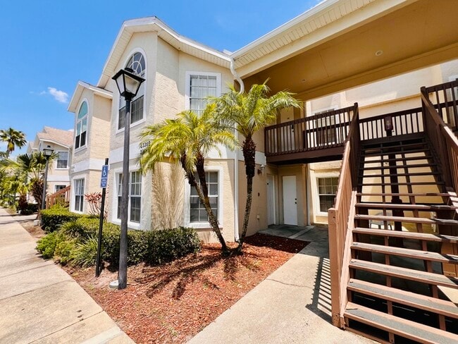 Completely Renovated 3 Bed 2 Bath Condo - Completely Renovated 3 Bed 2 Bath Condo