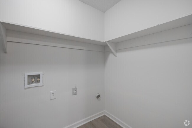 2BR, 2BA - 1,000SF - Laundry Room
