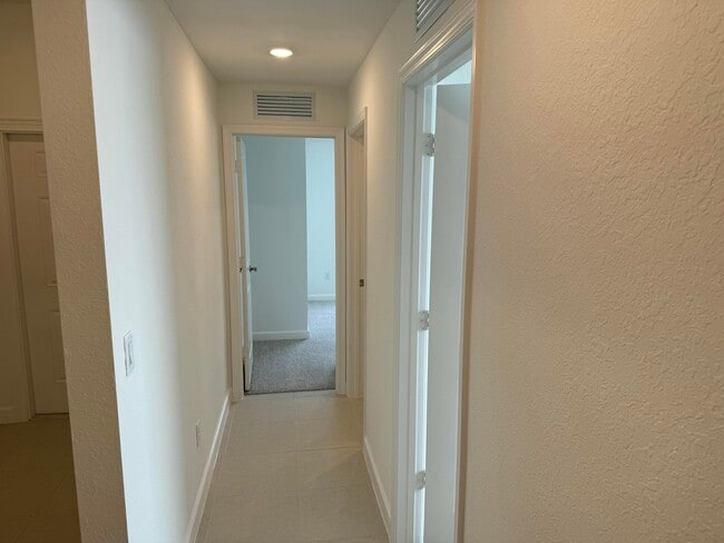 Photo - 10509 NW Suncrest Lp