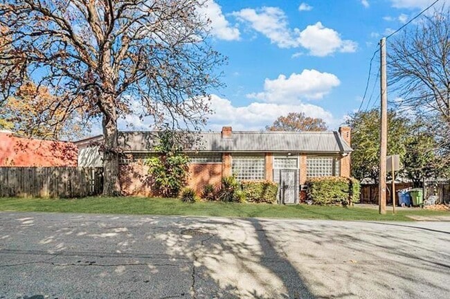 Photo - 1112 Delaware Ave SE