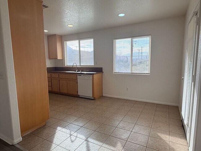 Photo - 9236 Peach Ave Unit B