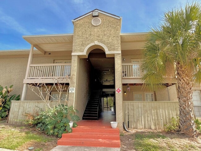 Building Photo - 305 Wymore Rd Unit Apt 101