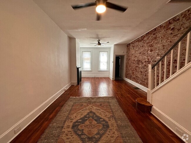 Building Photo - Old charm mixed with new finishes. Beautif... Rental