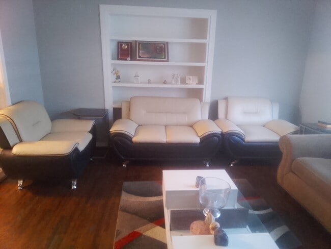 Photo - 10208 E 7th St