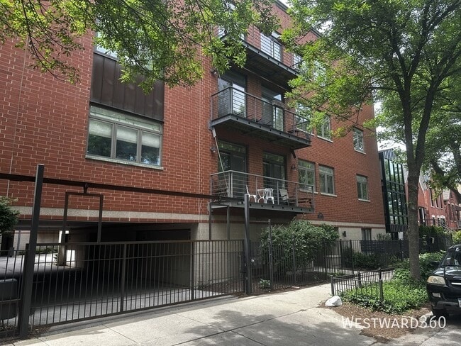 Building Photo - 1830 N Winchester Ave Unit 315