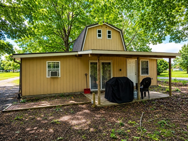 Building Photo - 1084 Yale Farm Rd