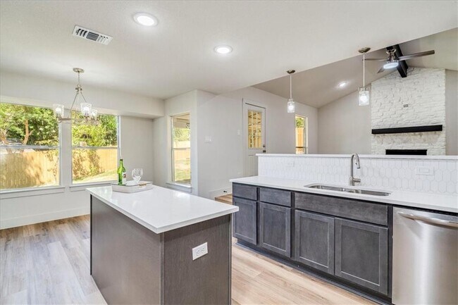 Photo - 5500 Ferret Path